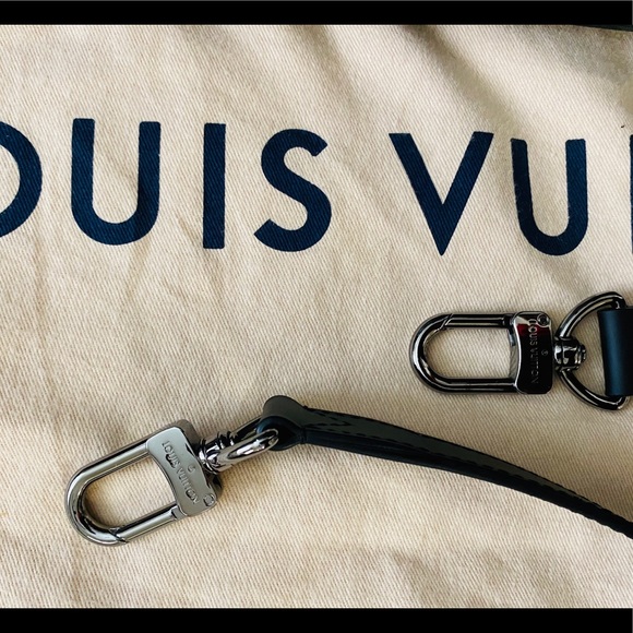 Men's Louis Vuitton Eclipse Explorer Travel Bag - Picture 4 of 6